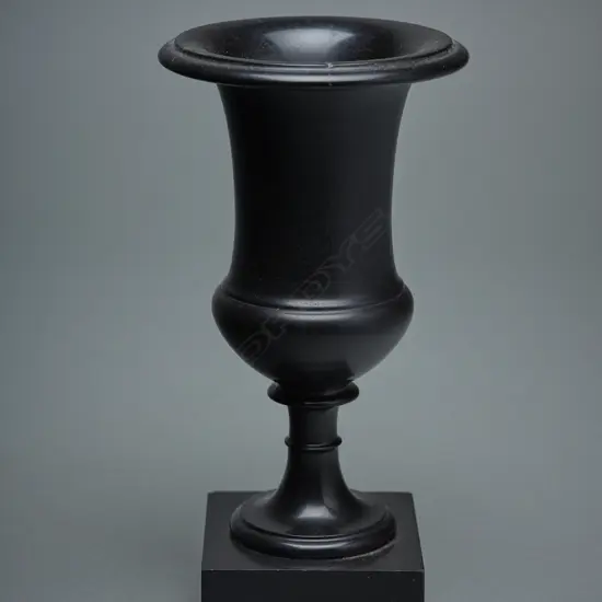 Ashford marble campagna-shape urn,